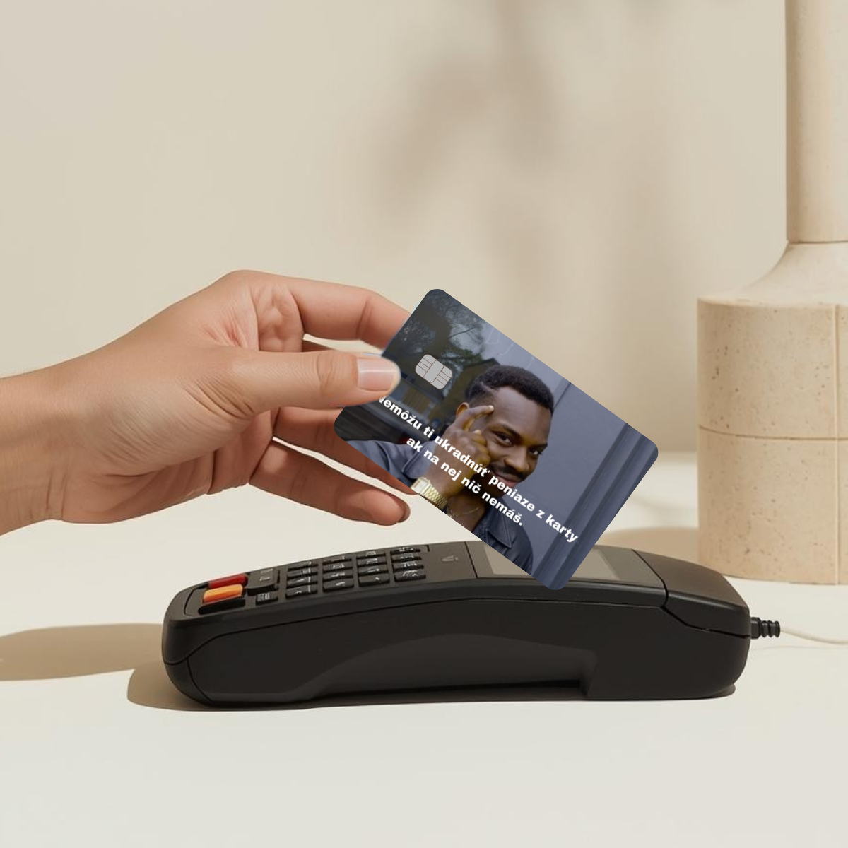 SkinIt nálepka na kartu - Prázdna peňaženka